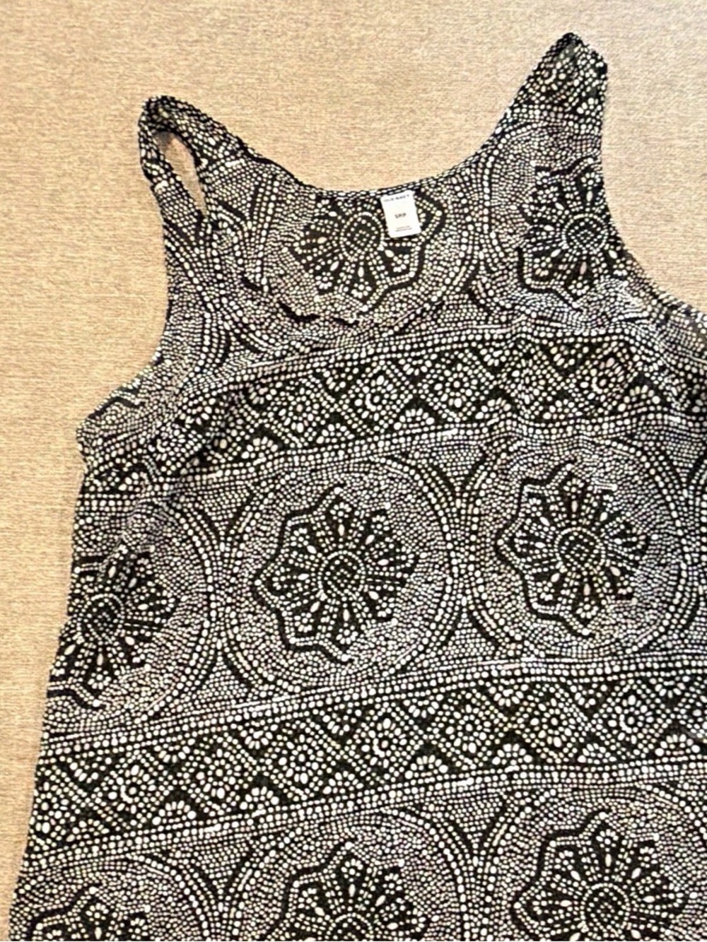 Old Navy size Small Sleeveless Black & White Patterned Women's Tank Top